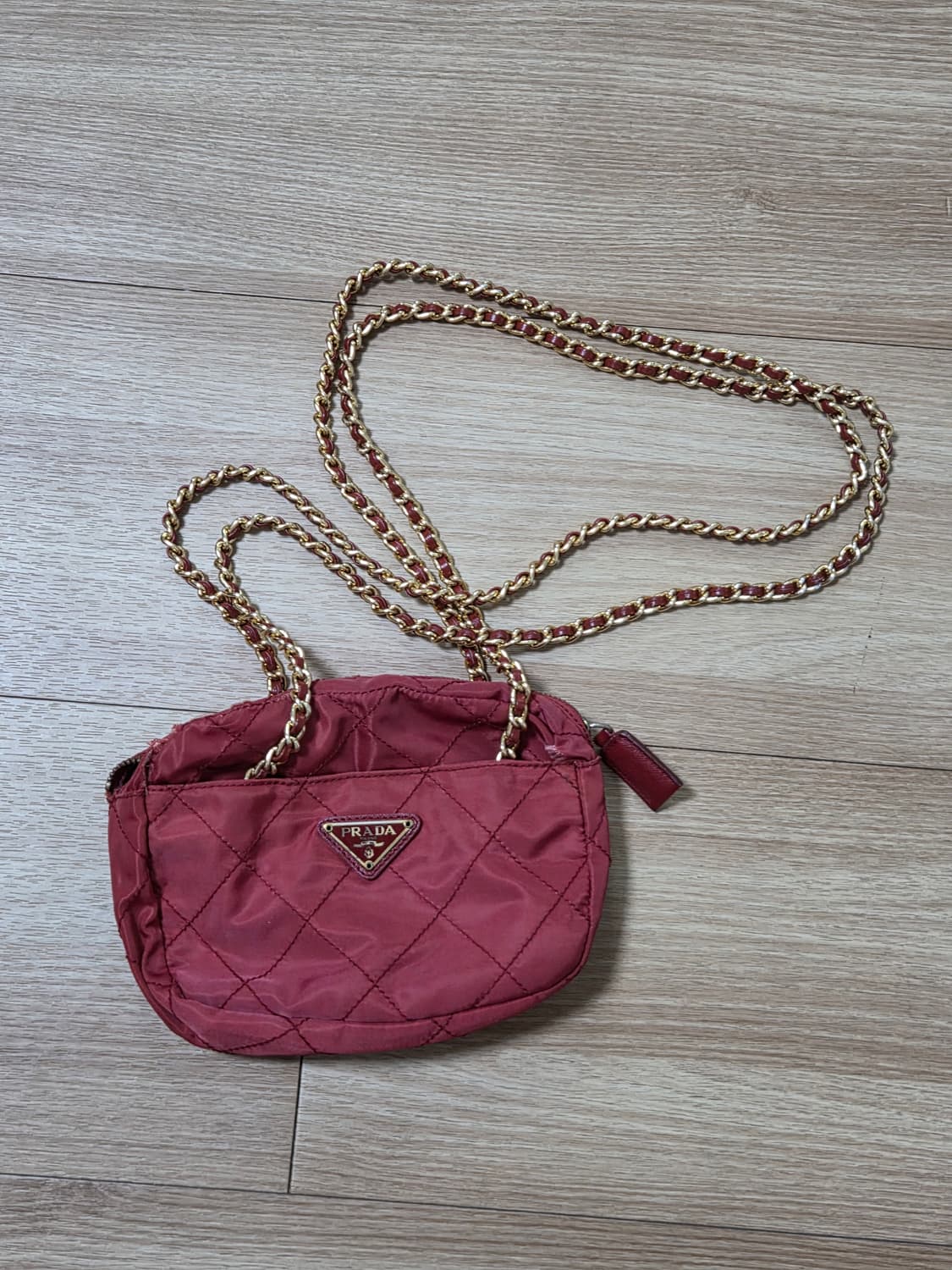 프라다 레드 나일론 퀼팅 체인 미니백(정품 빈티지) 상품이미지1