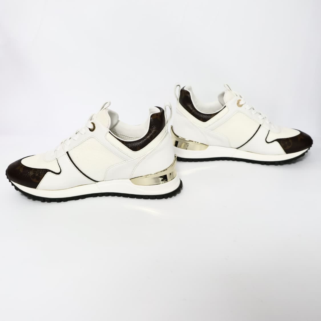 루이비통 LV로고 런어웨이 스니커즈 34.5/220 상품이미지4