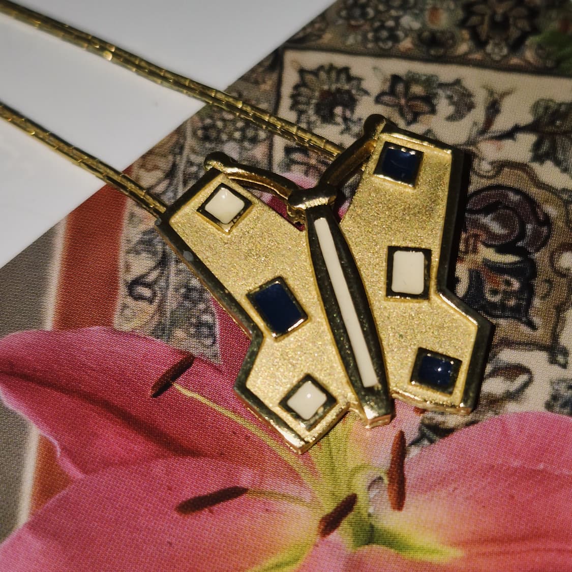 80s 지방시 골드 나비 조각 에나멜 칩 초커 상품이미지7