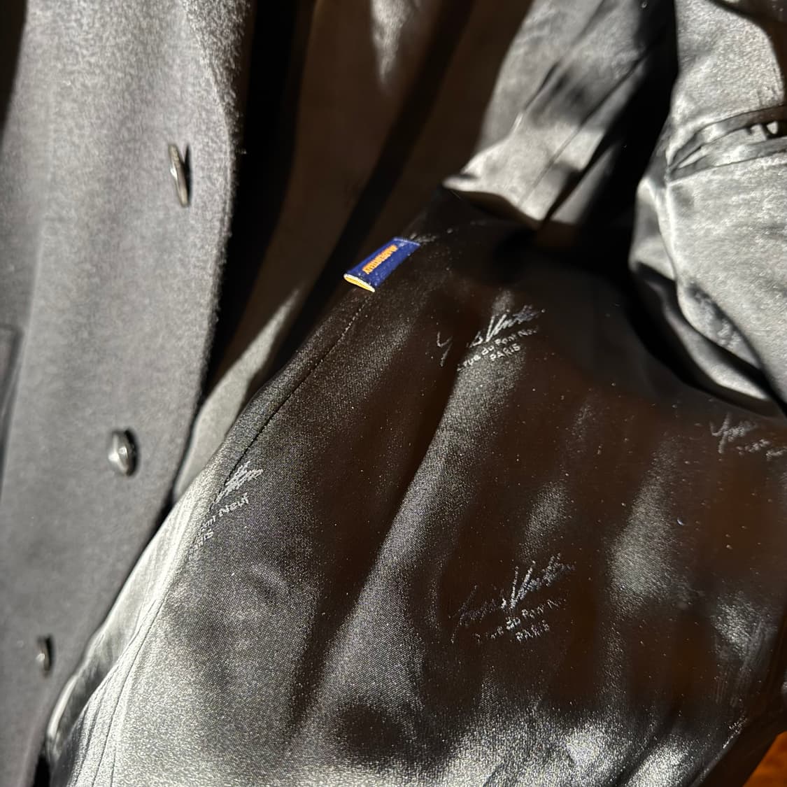 루이비통 22fw 스테이플 에디션 싱글 코트 판매 합니다. 상품이미지5