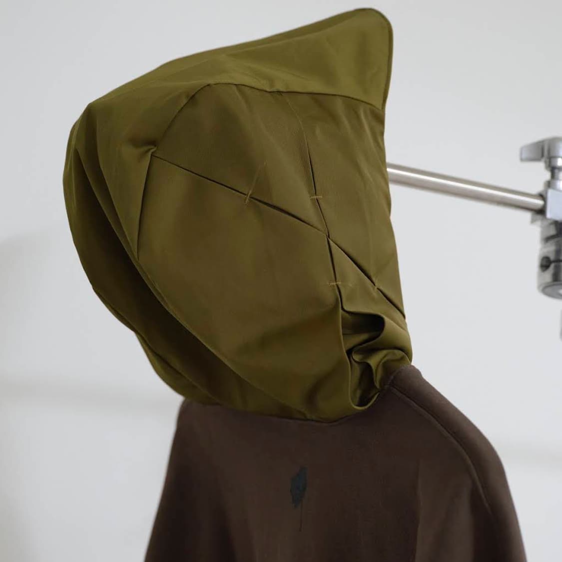 강정석 브로큰엄브렐라 브라운 후드  상품이미지1