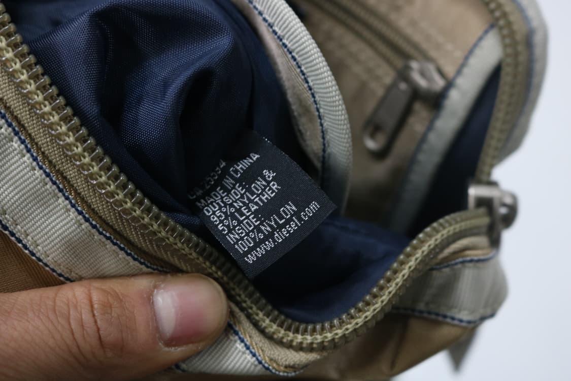 DIESEL 디젤 빈티지 스웨이드 트리밍 나일론 크로스백 베이지 상품이미지9