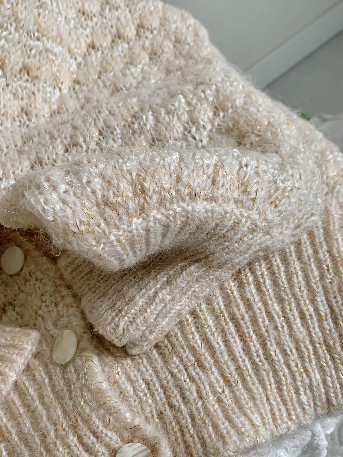 울 30 크림 골드사 레이스 짜임 가디건  상품이미지2