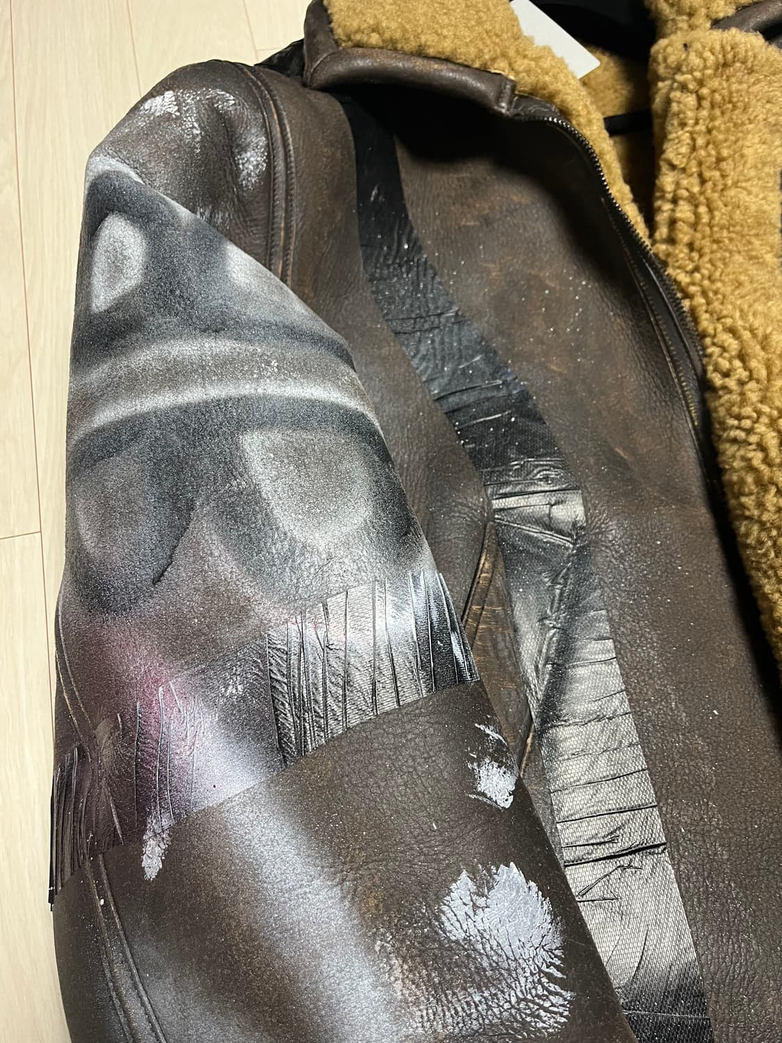 발렌시아가 런웨이 무스탕 상품이미지2