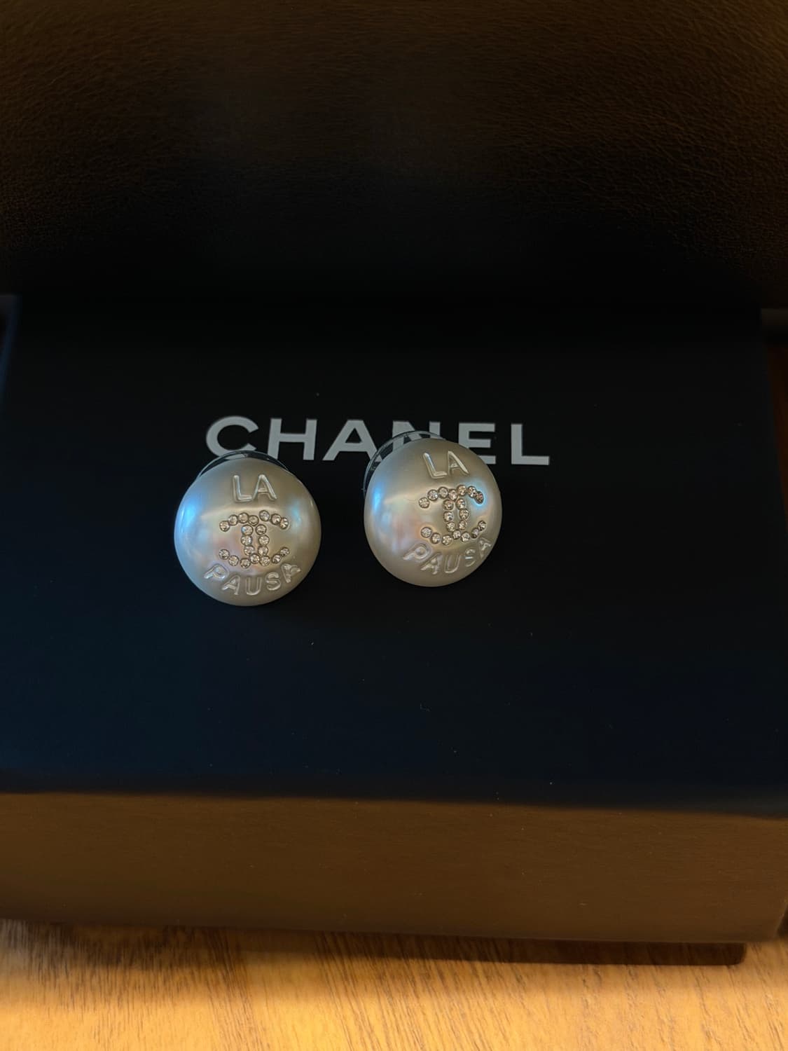 샤넬 업사이클링 CC로고 빈티지 진주 귀걸이 상품이미지3