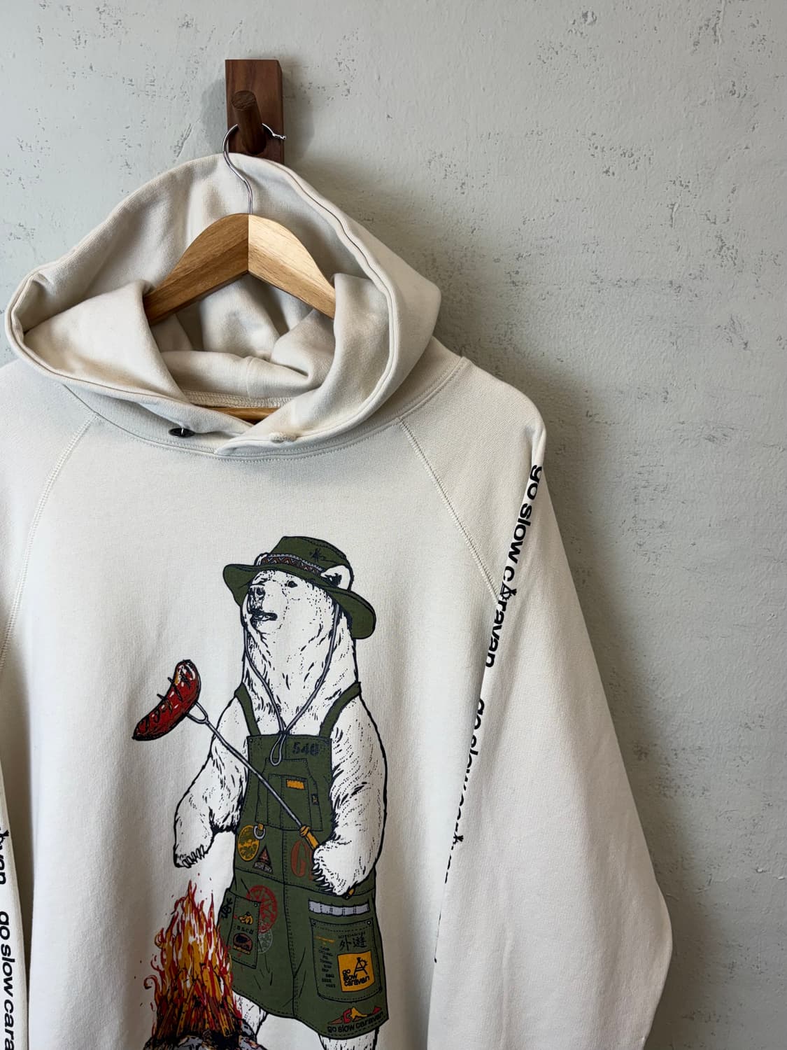 고슬로우카라반 파커 캠퍼 베어 후드티 상품이미지3