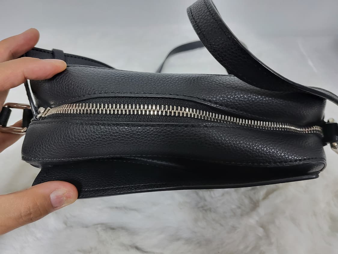 빈폴 블랙 크로스백 상품이미지5