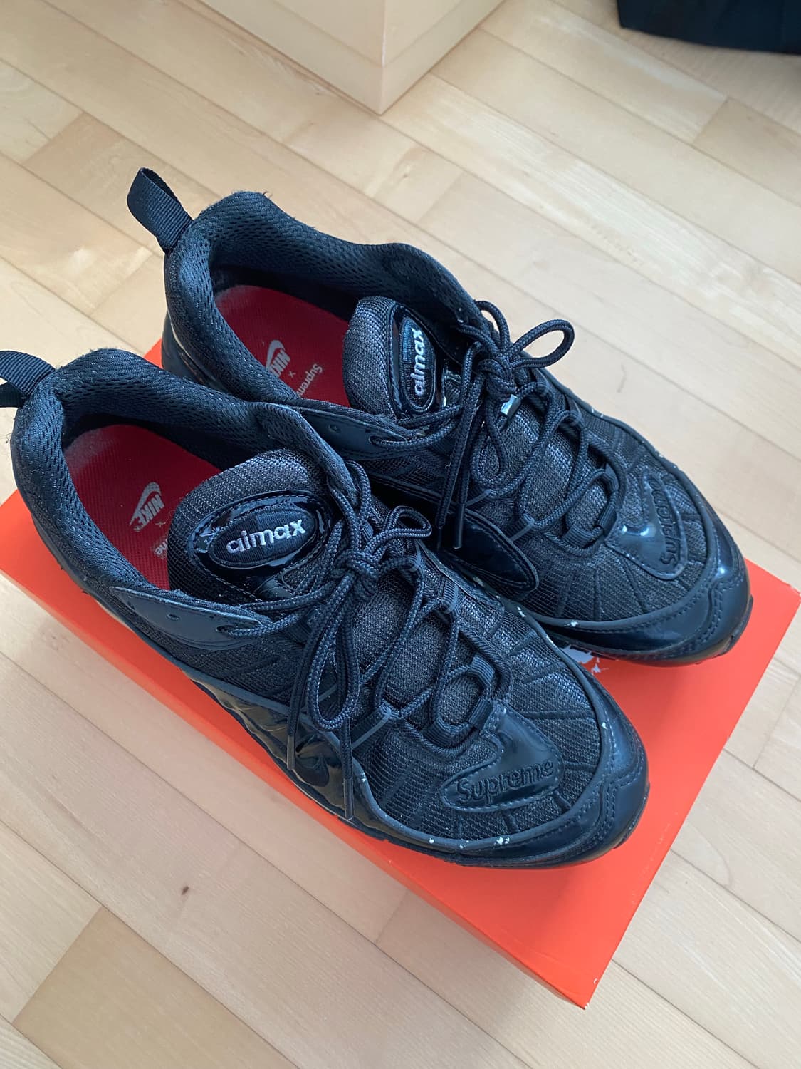 슈프림 나이키 에어맥스 98 블랙 팝니다 상품이미지1