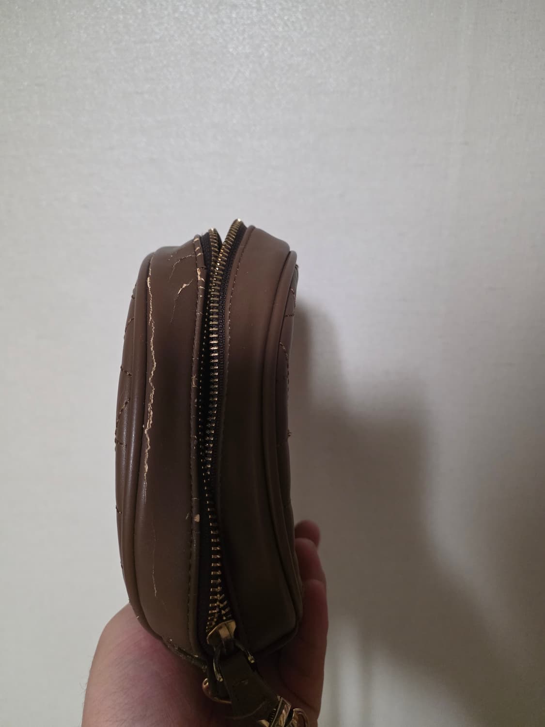 [OS] 베이프 베이비마일로 페이스 퀄팅 레더 크로스백 상품이미지7