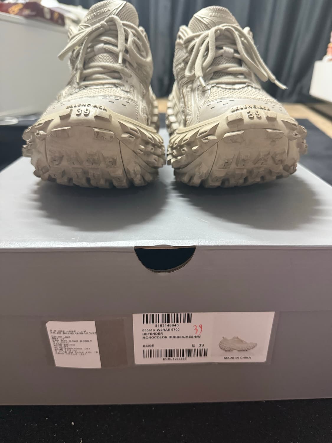 발렌시아가 디펜더 39 상품이미지2