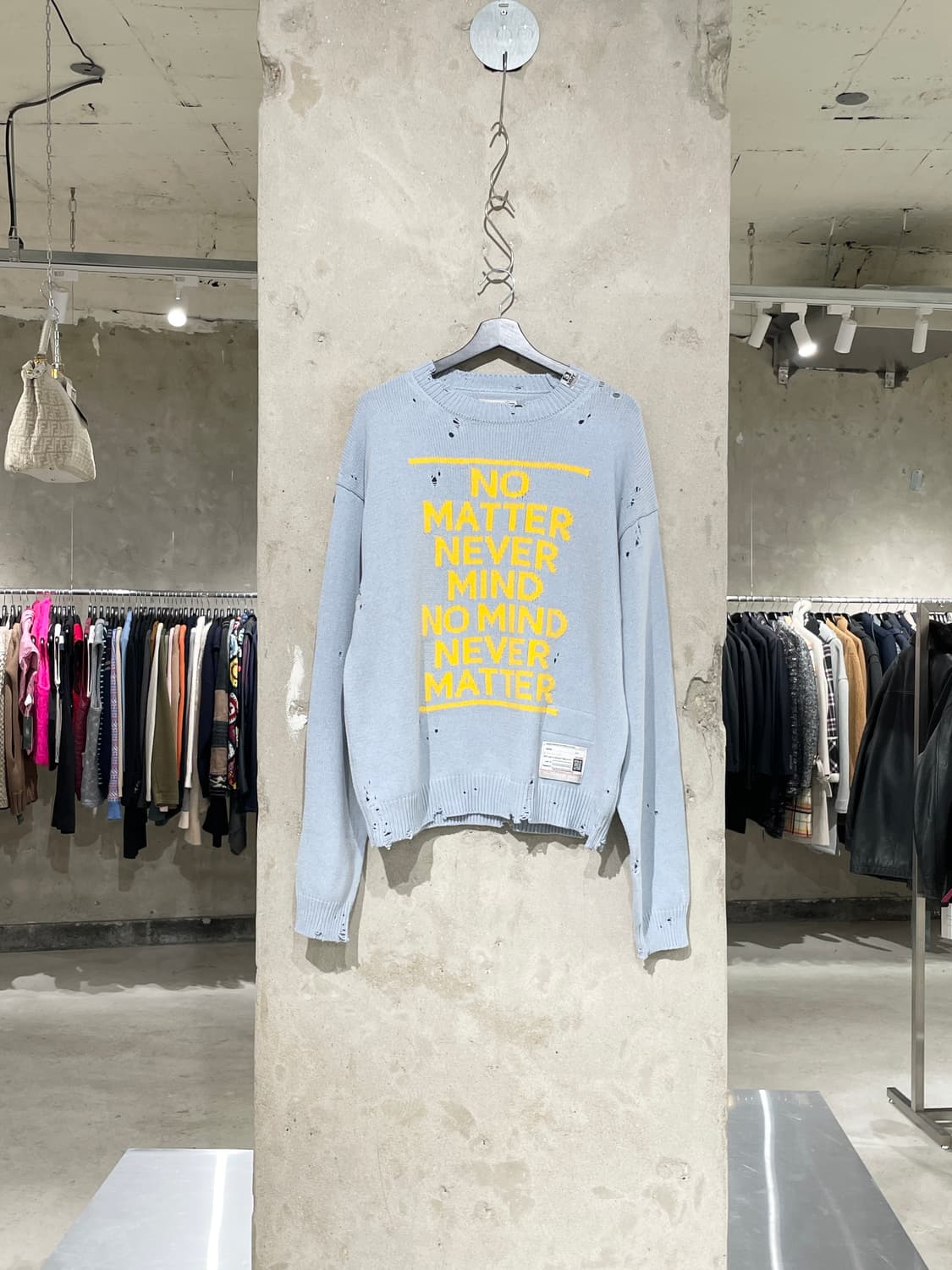 미하라 야스히로 스카이 블루 메세지 자카드 스웨터 상품이미지1