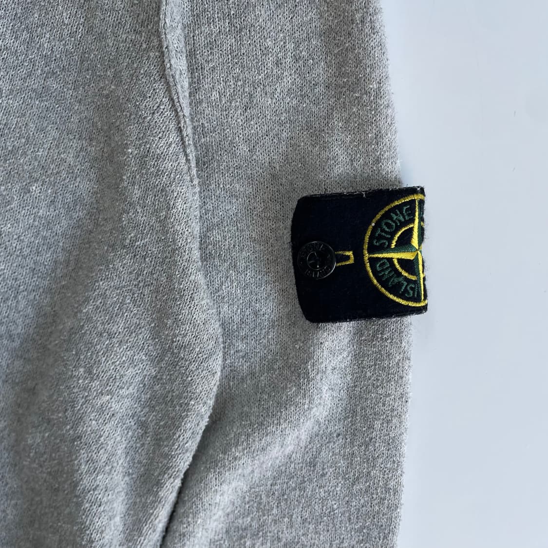 Stone Island  스톤아일랜드 와펜 그레이 라운드 니트 상품이미지2