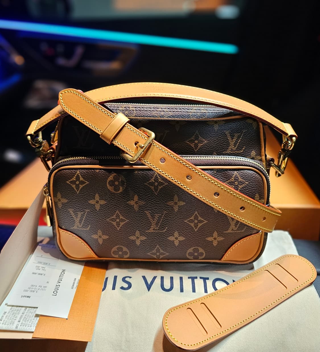 루이비통 퍼렐 원핸드 닐 토트 크로스백 마카사르 (새상품) 상품이미지2