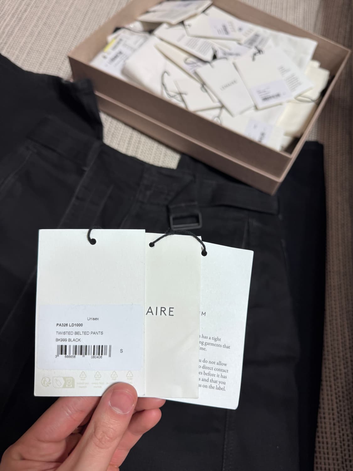 [S]르메르 벨티드 트위스티드 팬츠 블랙 상품이미지5