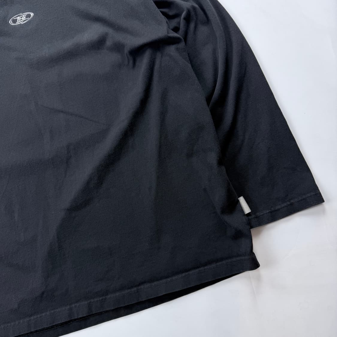 본투윈 실버B 오버핏 롱슬리브 블랙 상품이미지4