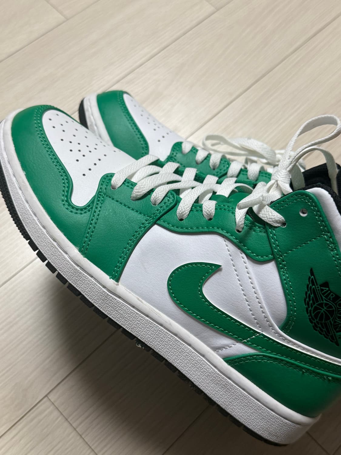 나이키 농구화 에어 조던 1 dq8426-301 럭키 그린 상품이미지2