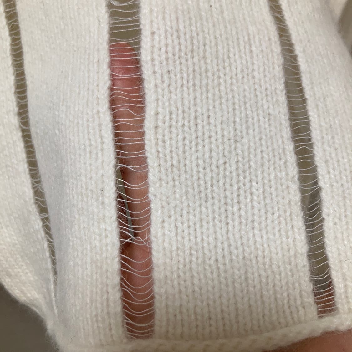 아르마니 익스체인지 앙고라 브이넥 니트 상품이미지4