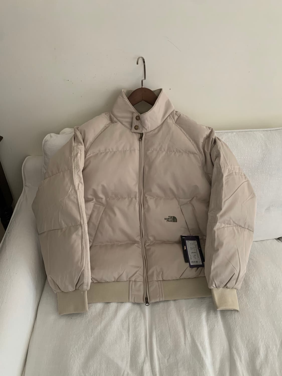 노스페이스 퍼플 로고 패딩 그레이 상품이미지1