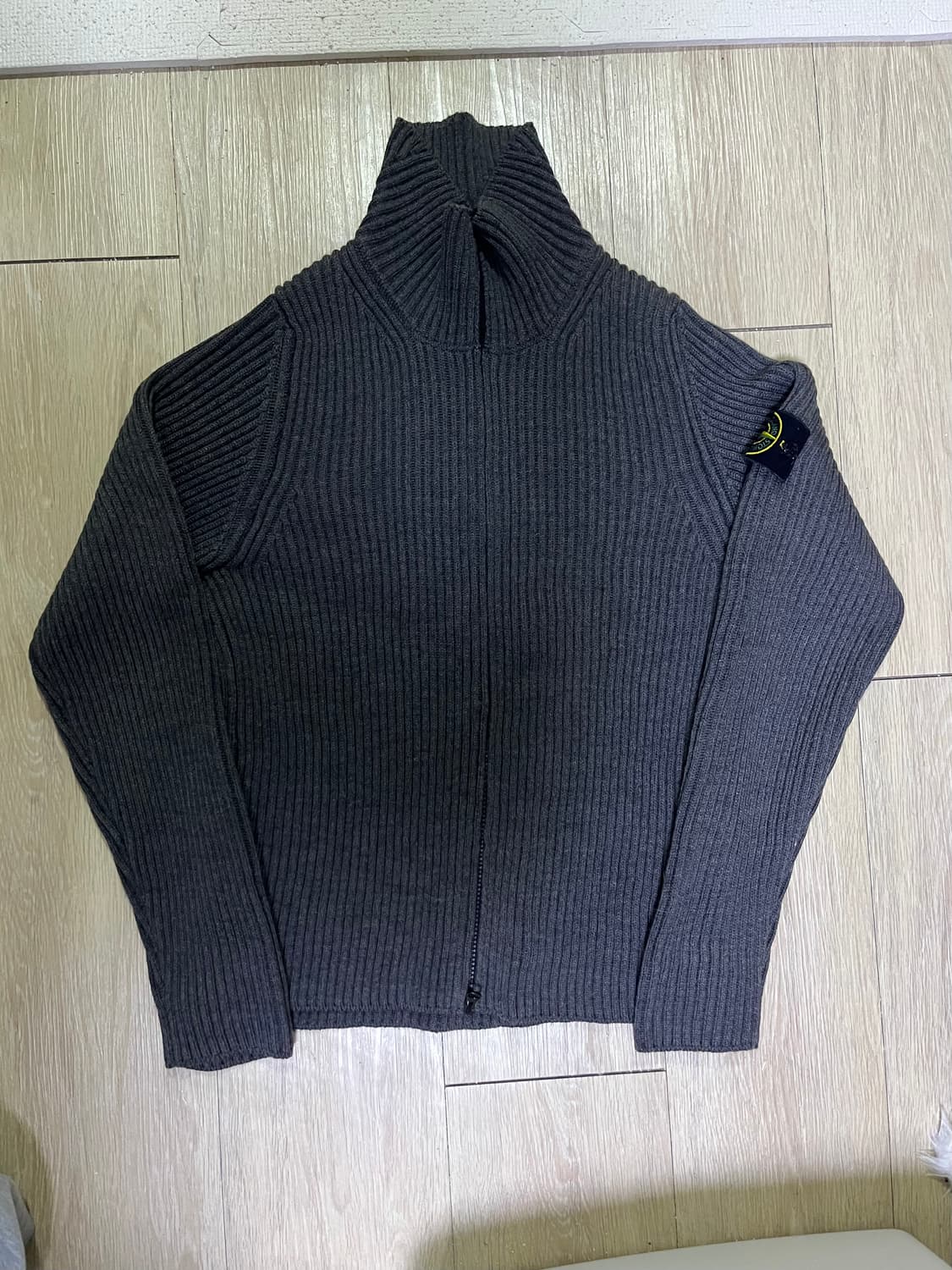 스톤아일랜드 골지 니트집업 s 상품이미지1