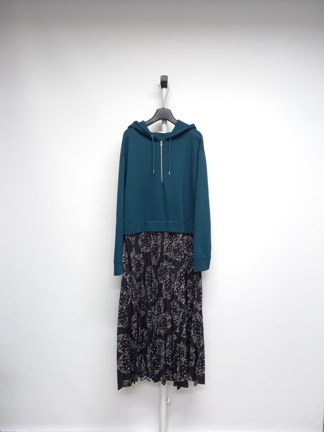 산드로 춘추동 네오프렌 플레어 맥시 롱 원피스 66.55 상품이미지1