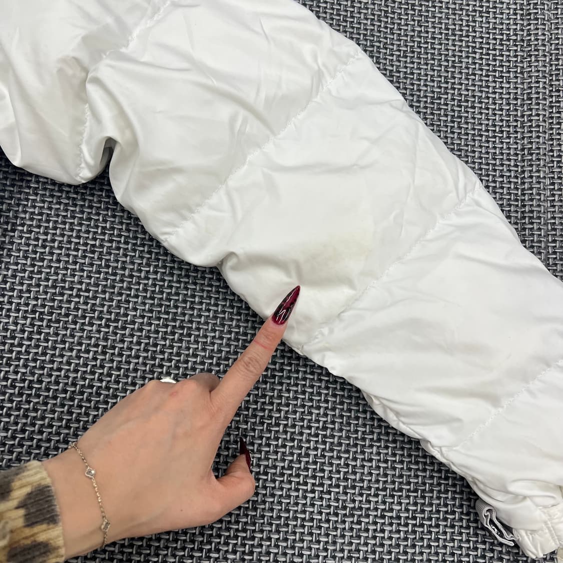 노스페이스 화이트 눕시 700 패딩 상품이미지2