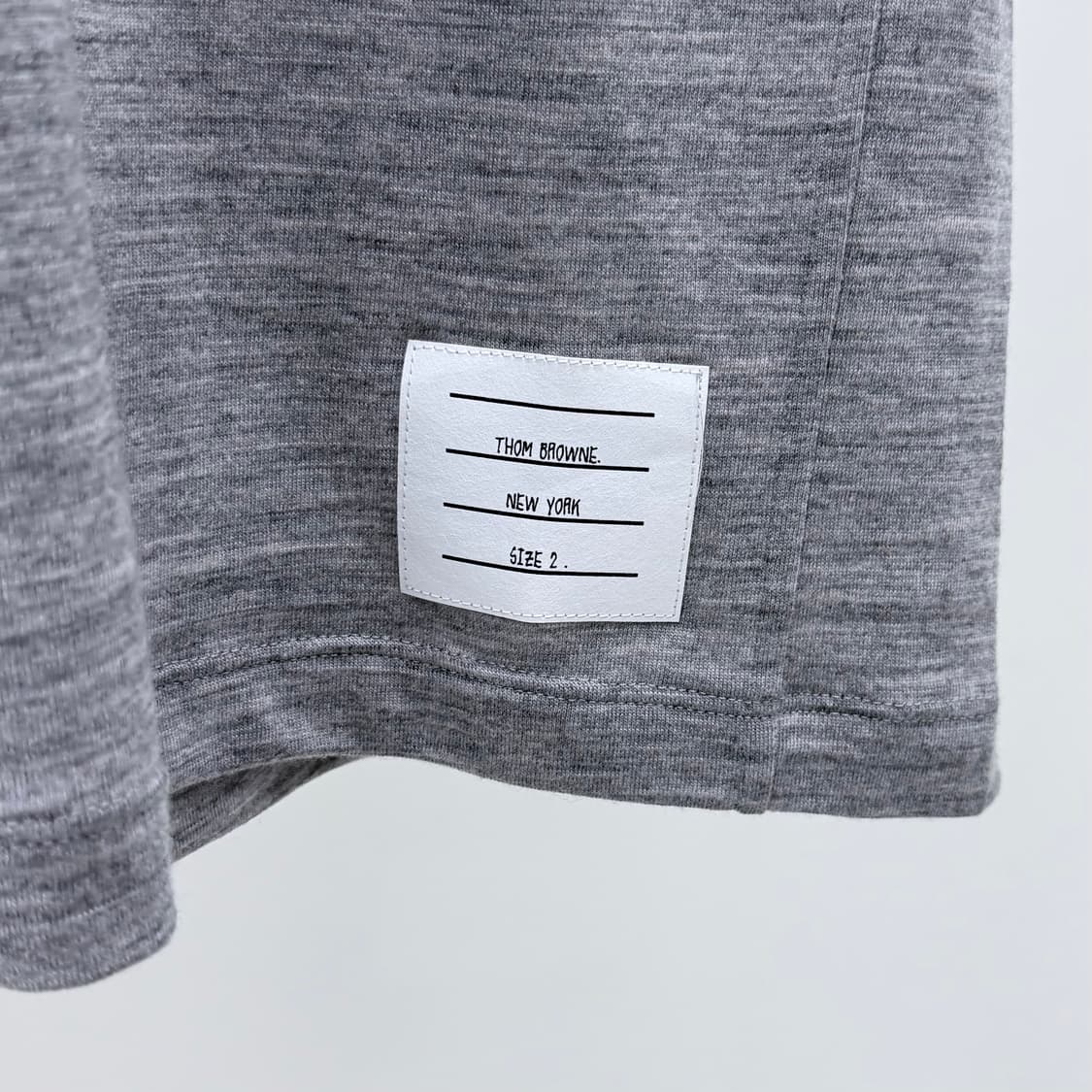 [미사용/2] 톰브라운 사선완장 울 반팔 티셔츠 그레이 상품이미지7
