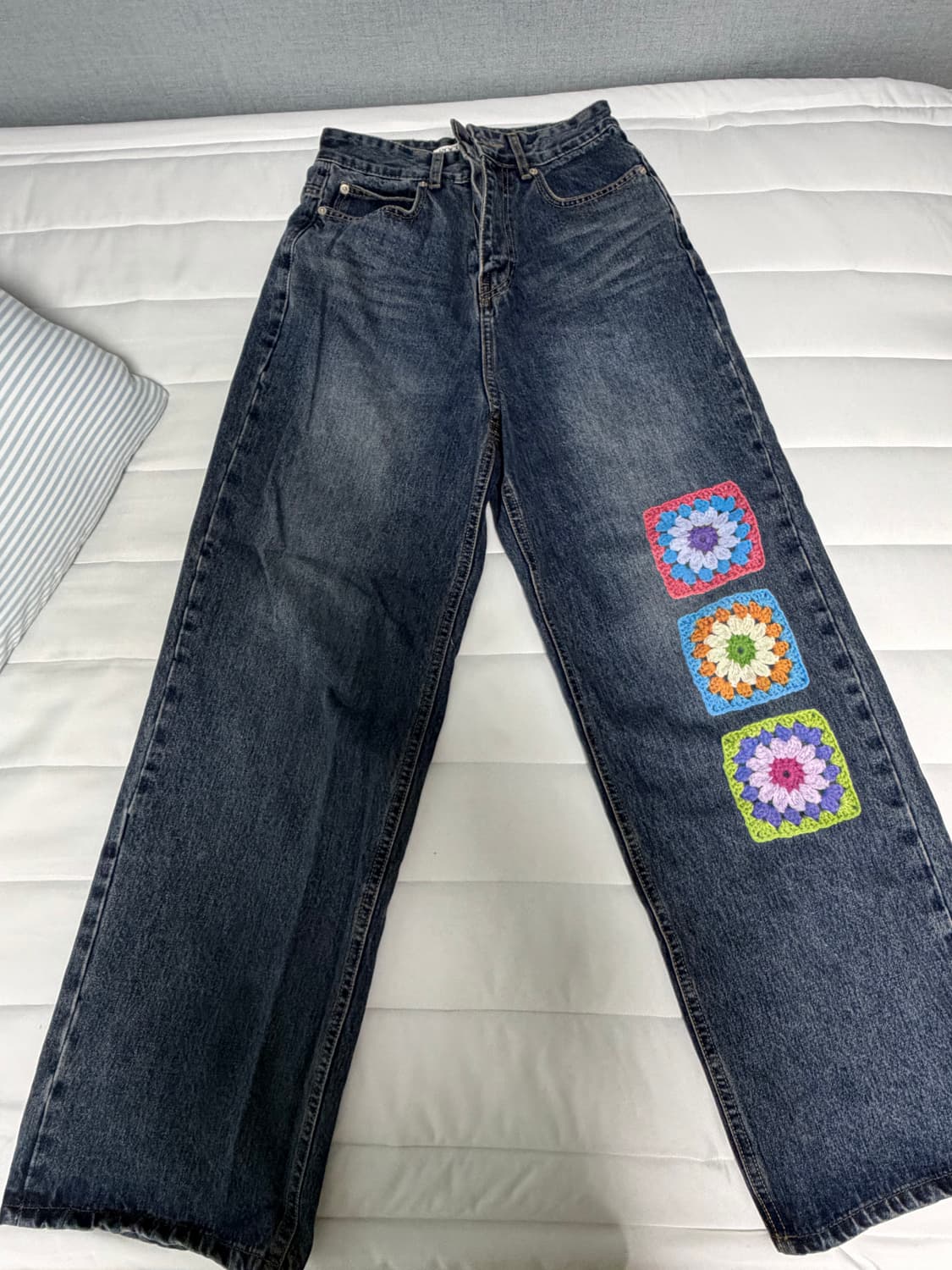 로씨로씨 X 그래피커스 Crochet Jeans [MIDDLE BLUE] 상품이미지2