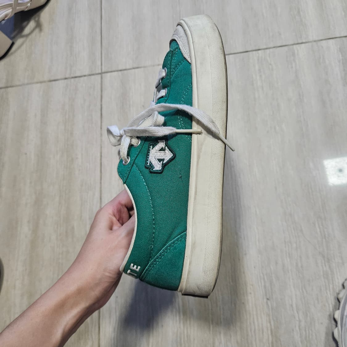 데상트 초록색 스니커즈 운동화 240mm 상품이미지3