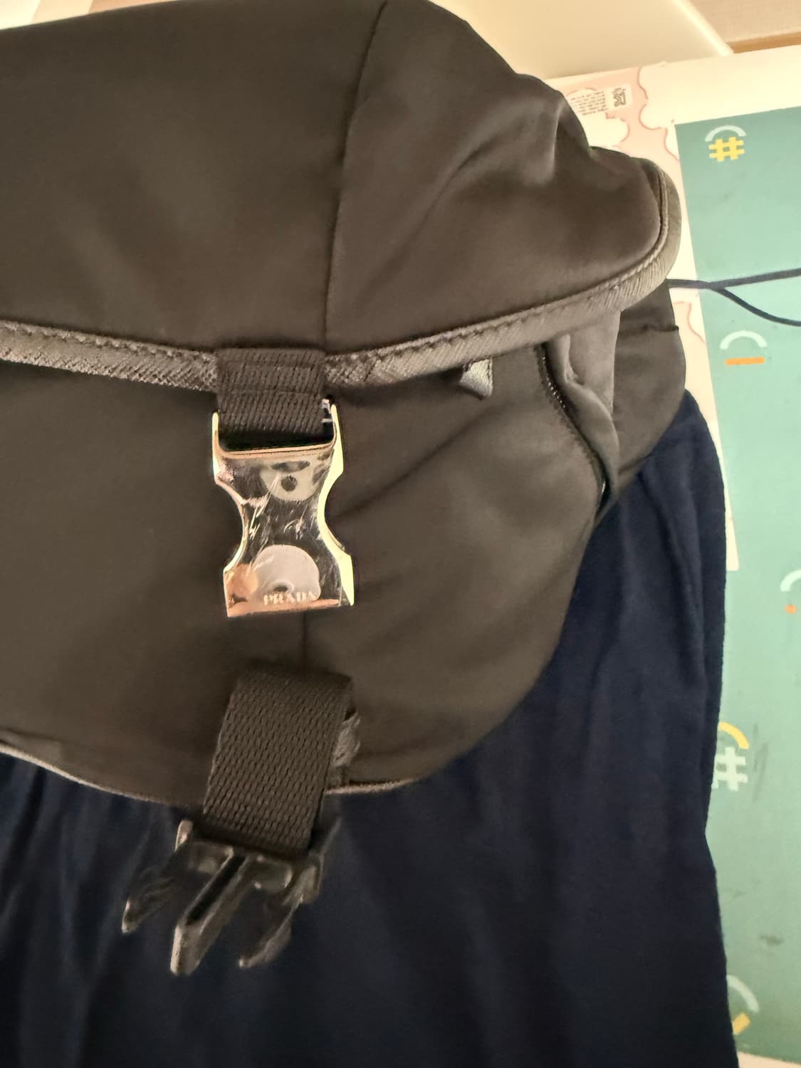 프라다 바이커백 라지 판매 상품이미지2