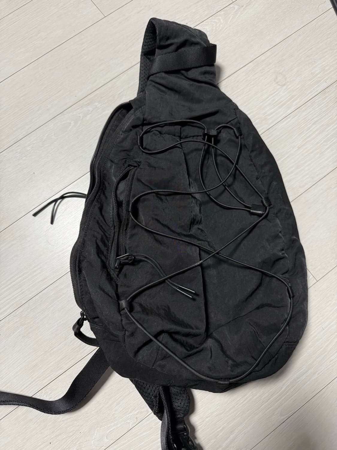 C.P. Company 슬링백 블랙 상품이미지1