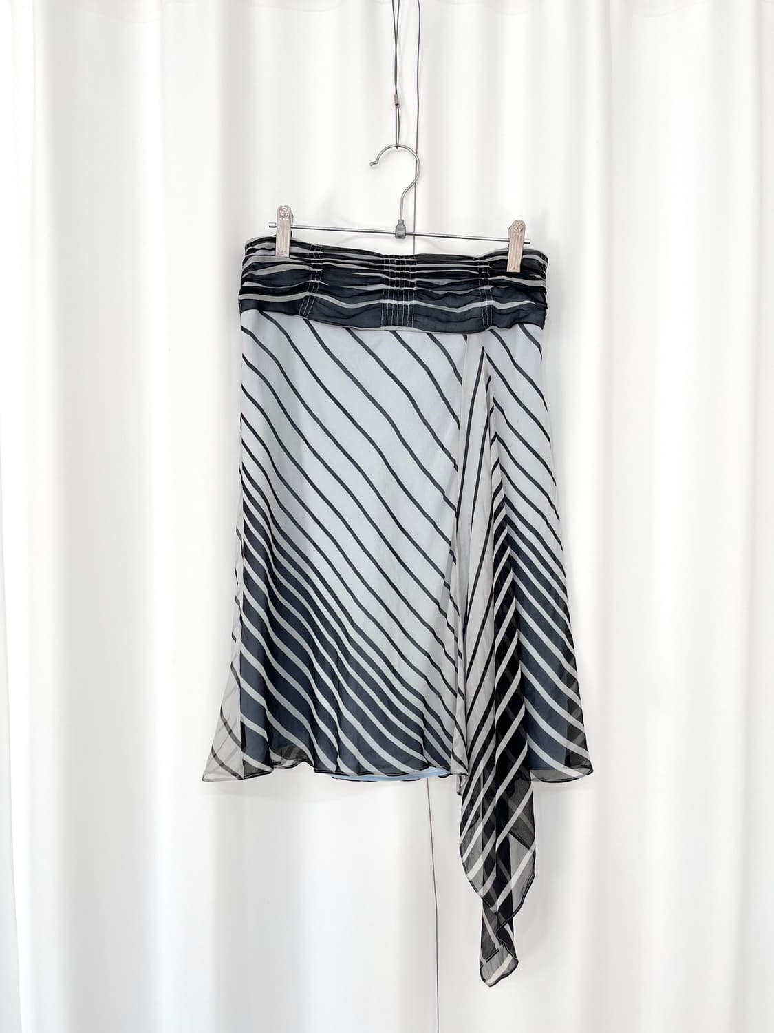 BCBG MAXAZRIA silk skirt 상품이미지1