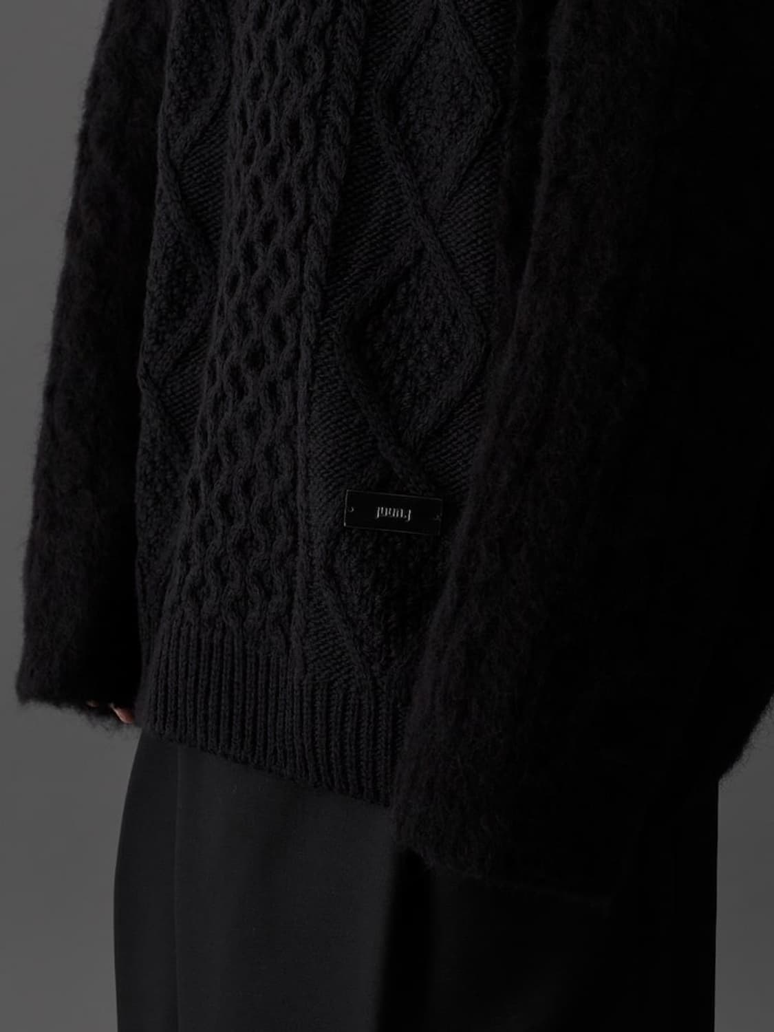 (L)24FW 준지  조직 믹스 풀오버 - 블랙(송중기니트) 상품이미지4