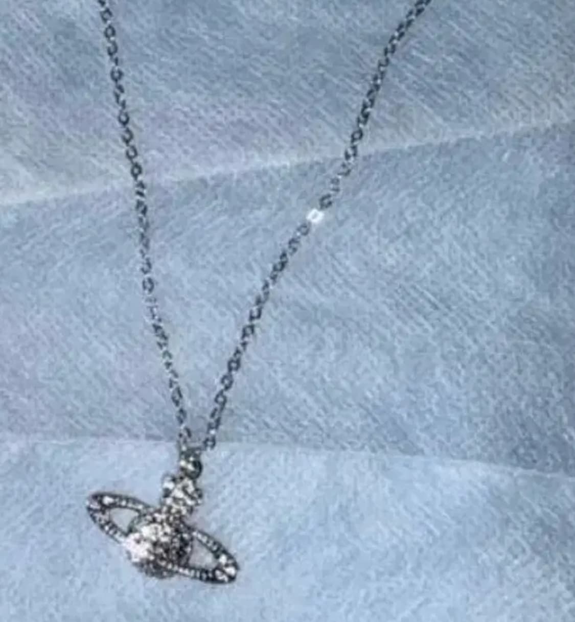 비비안웨스트우드 목걸이  상품이미지2