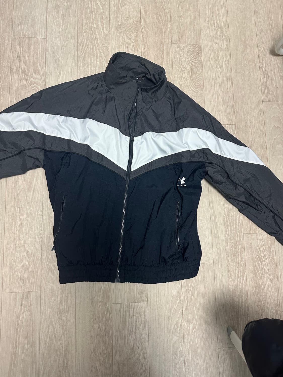 언더아머 우븐 트랙 자켓 상품이미지1