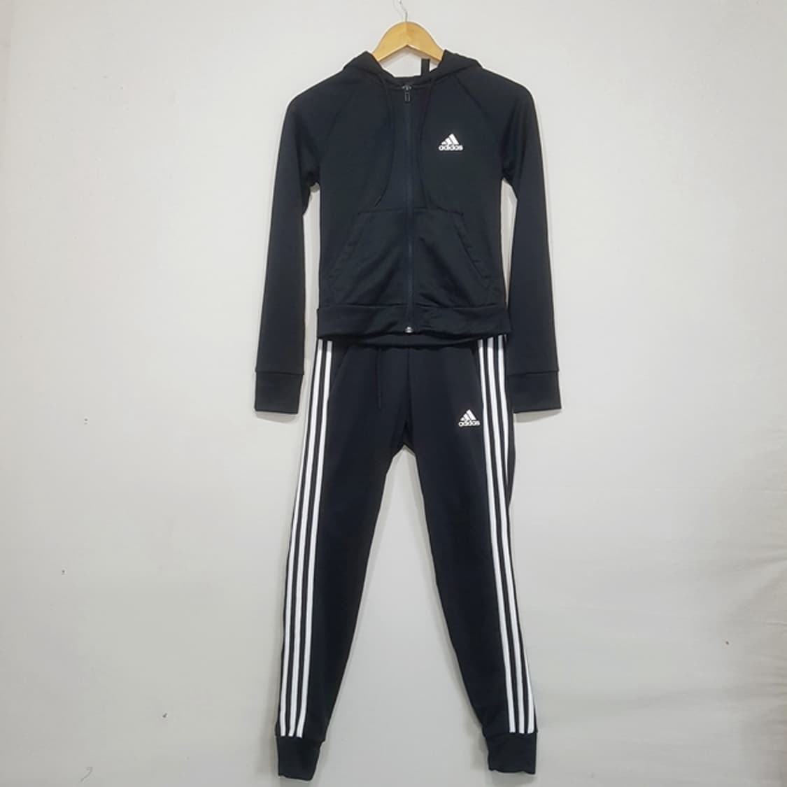 [새상품] 아디다스 후드 트랙 수트 블랙 상품이미지1