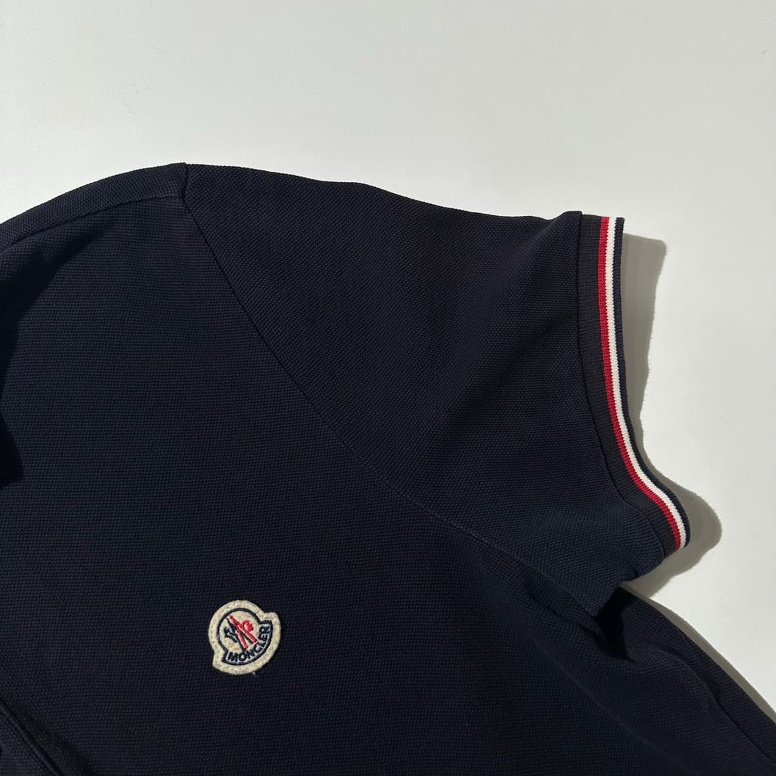 몽클레어 로고 와펜 폴로 피케 카라 반팔 티셔츠 상품이미지5