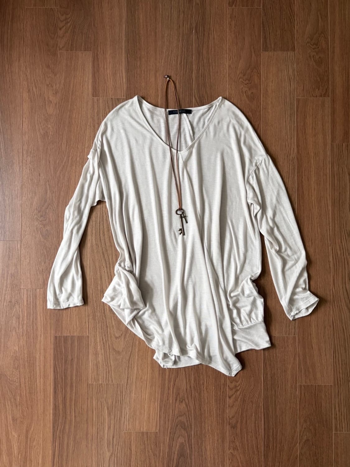 asymmetric long sleeve 상품이미지1