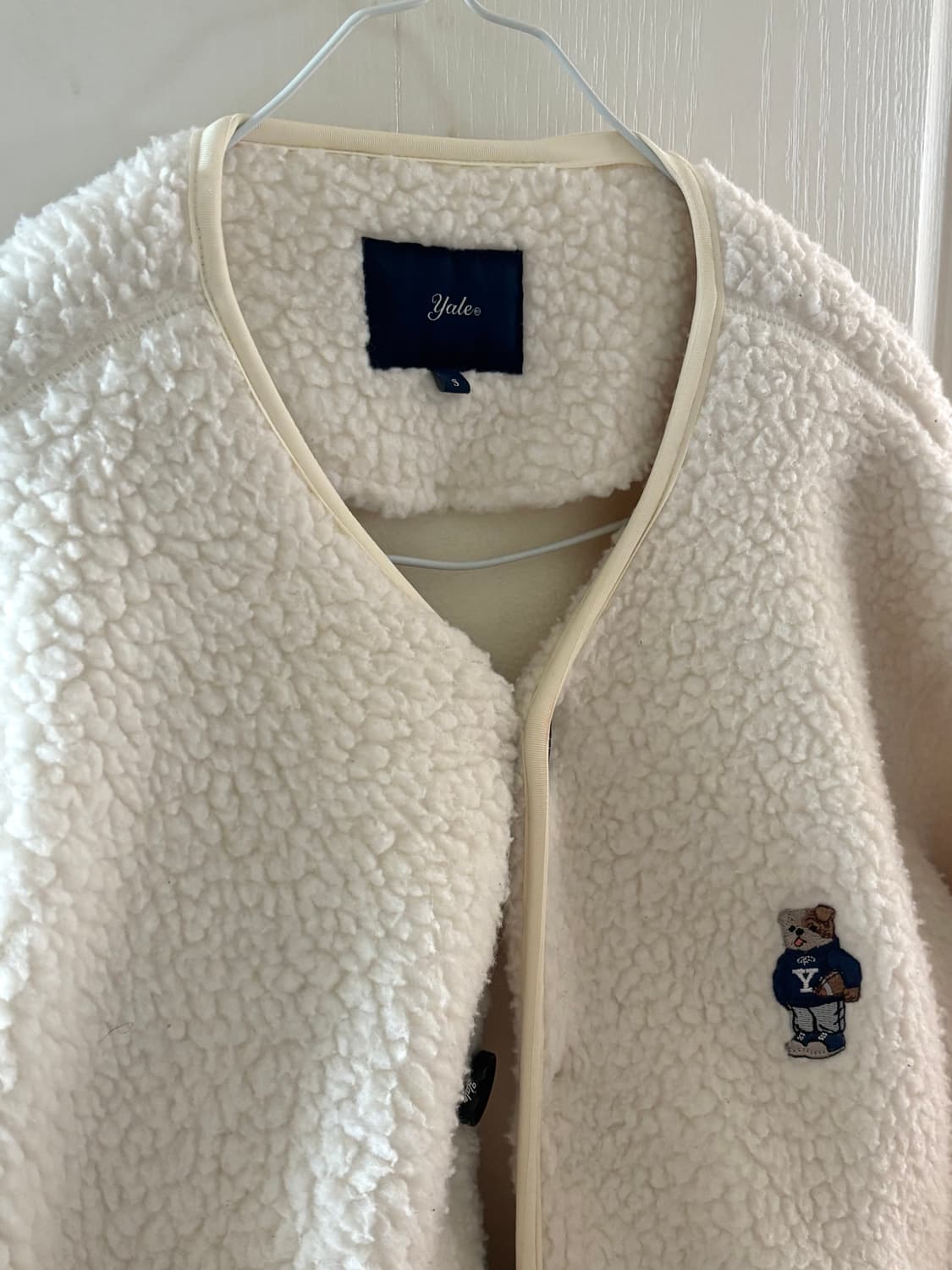 예일 엠브로이더리 댄 카라리스 보아 플리스 자켓 아이보리 상품이미지2