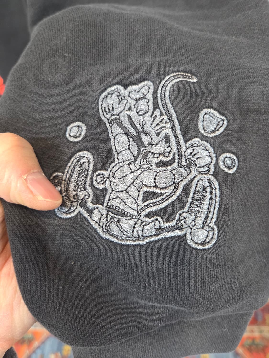 아디다스 디즈니 콜라보 구피 멀티자수로고 맨투맨 xl 상품이미지5