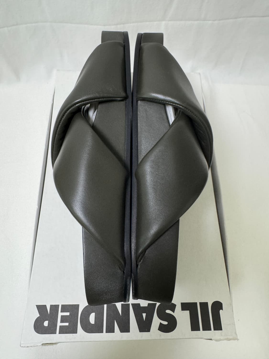 질샌더 패디드 크로스 슬라이드 42 상품이미지4