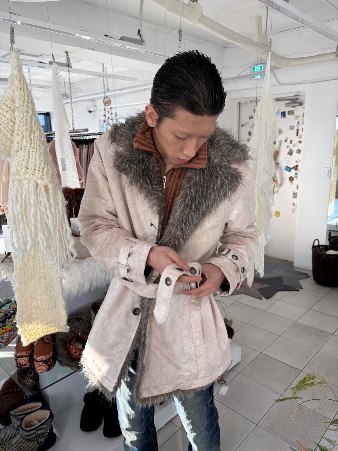 fur trim fake suede coat 상품이미지3