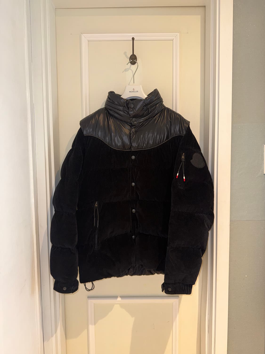 몽클레어 1952 Danum Corduroy Jacket black 상품이미지1