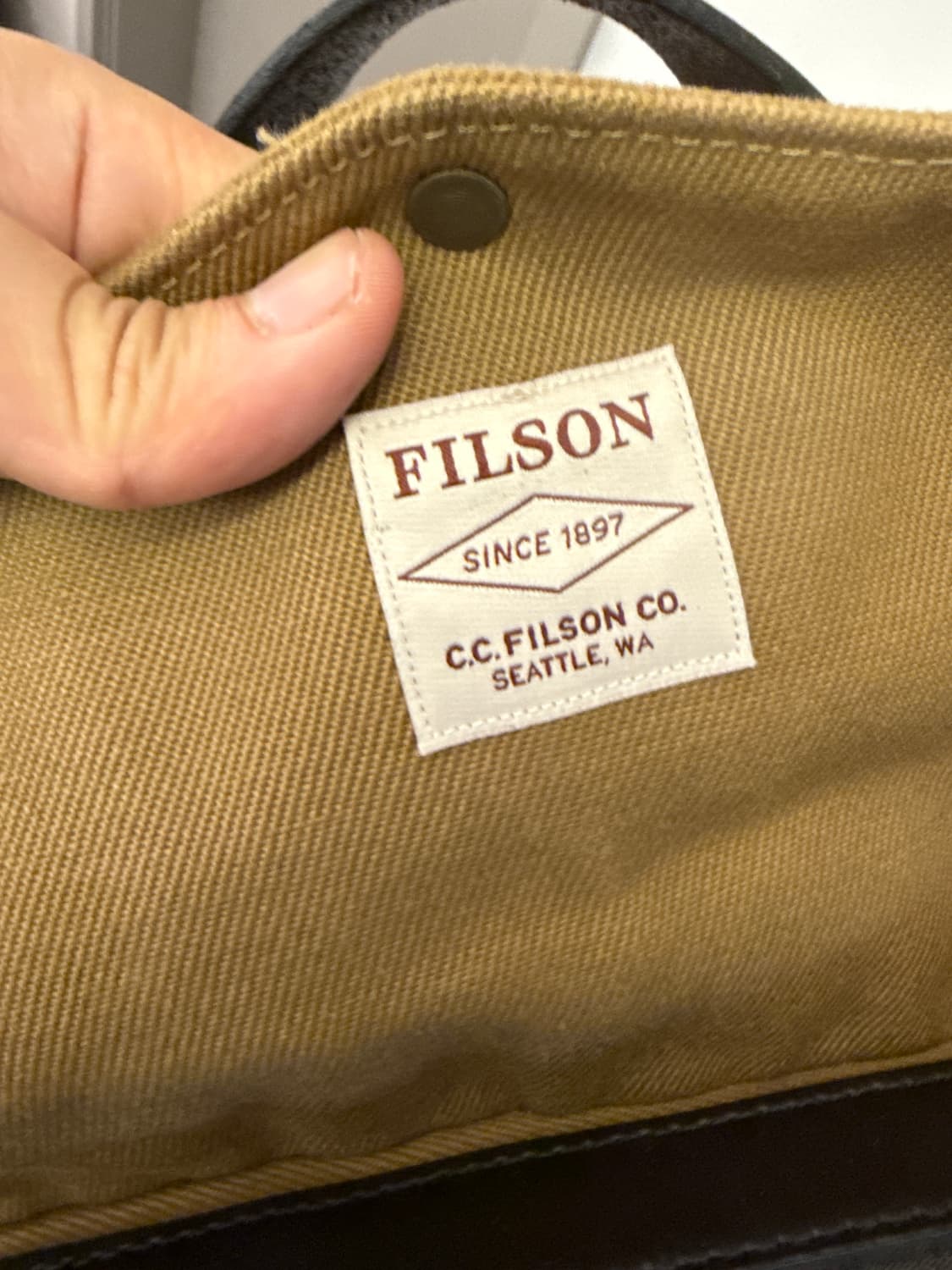 필슨 256 브리프케이스 탄 상품이미지4