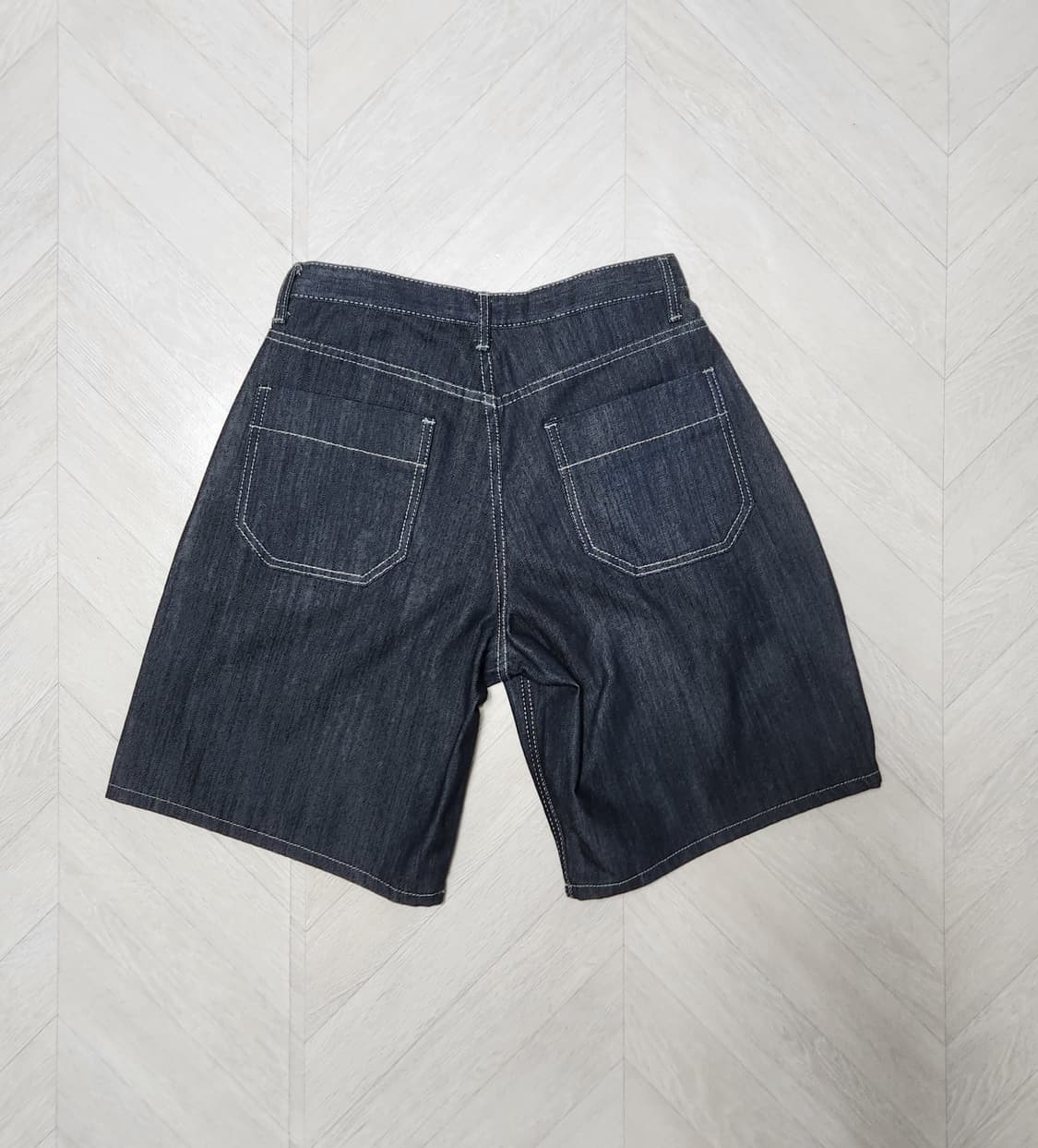 트릴리온 레인 슬럽 투턱 버뮤다 데님 쇼츠 인디고 L 상품이미지2