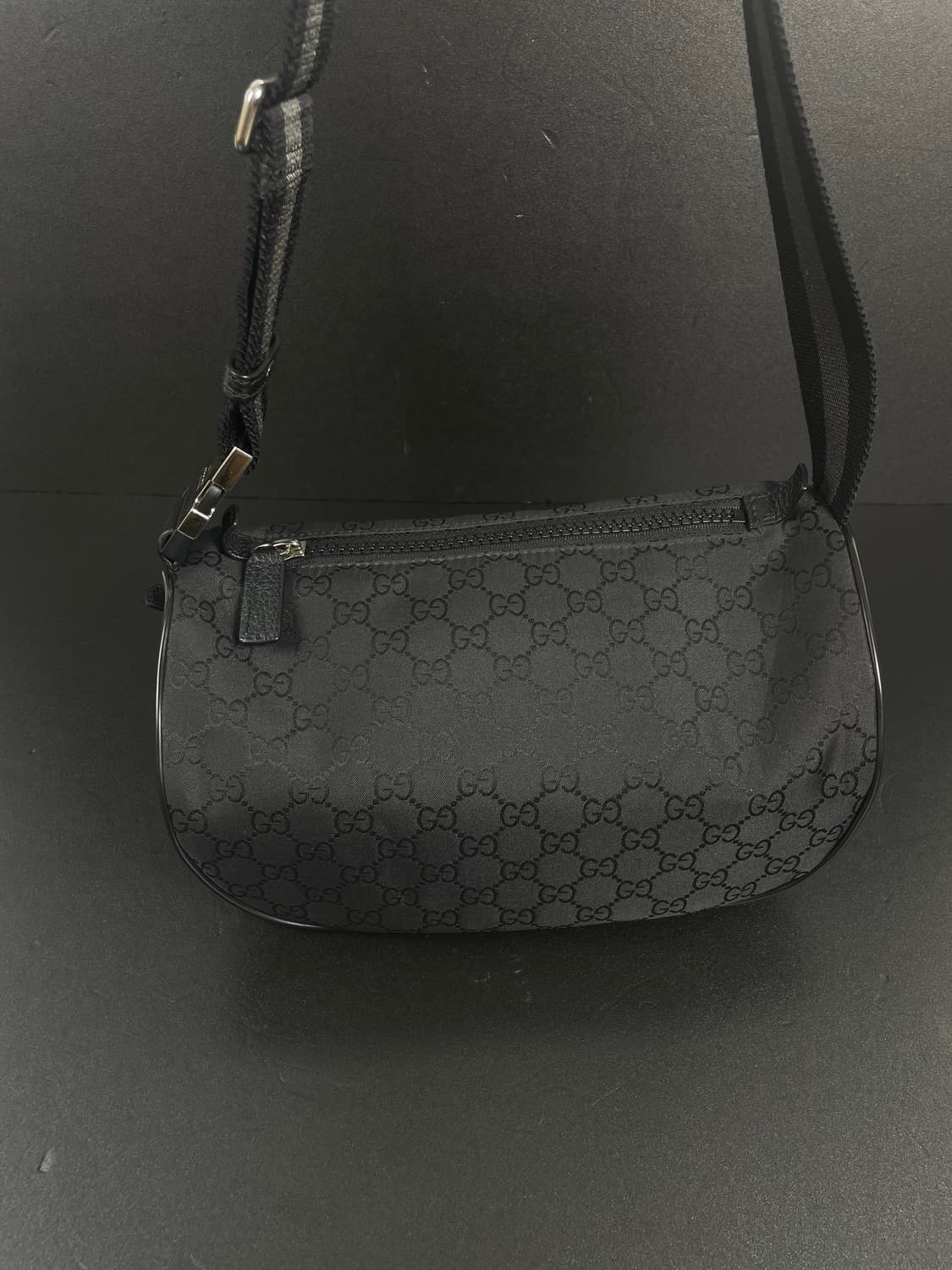 GUCCI 구찌 GG 패브릭 바이크 밸트백 한국 명품 감정원 정품인증 상품이미지5