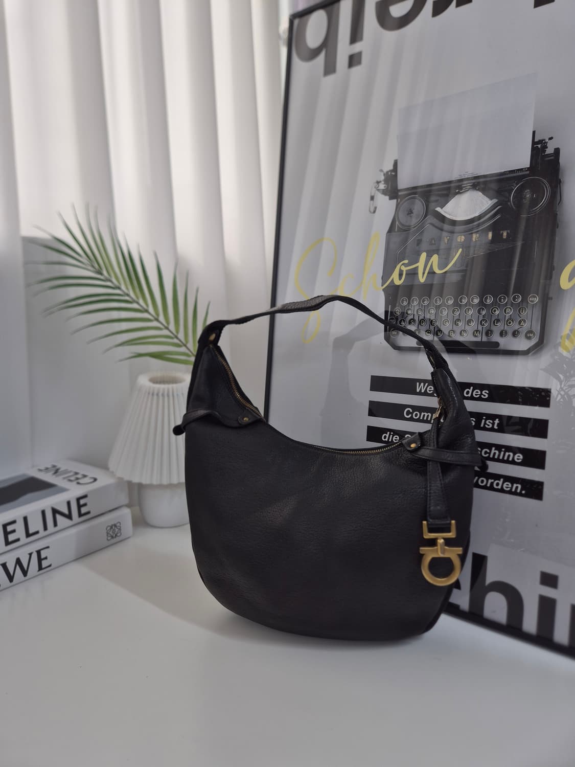 페라가모 간치니 호보백 상품이미지1