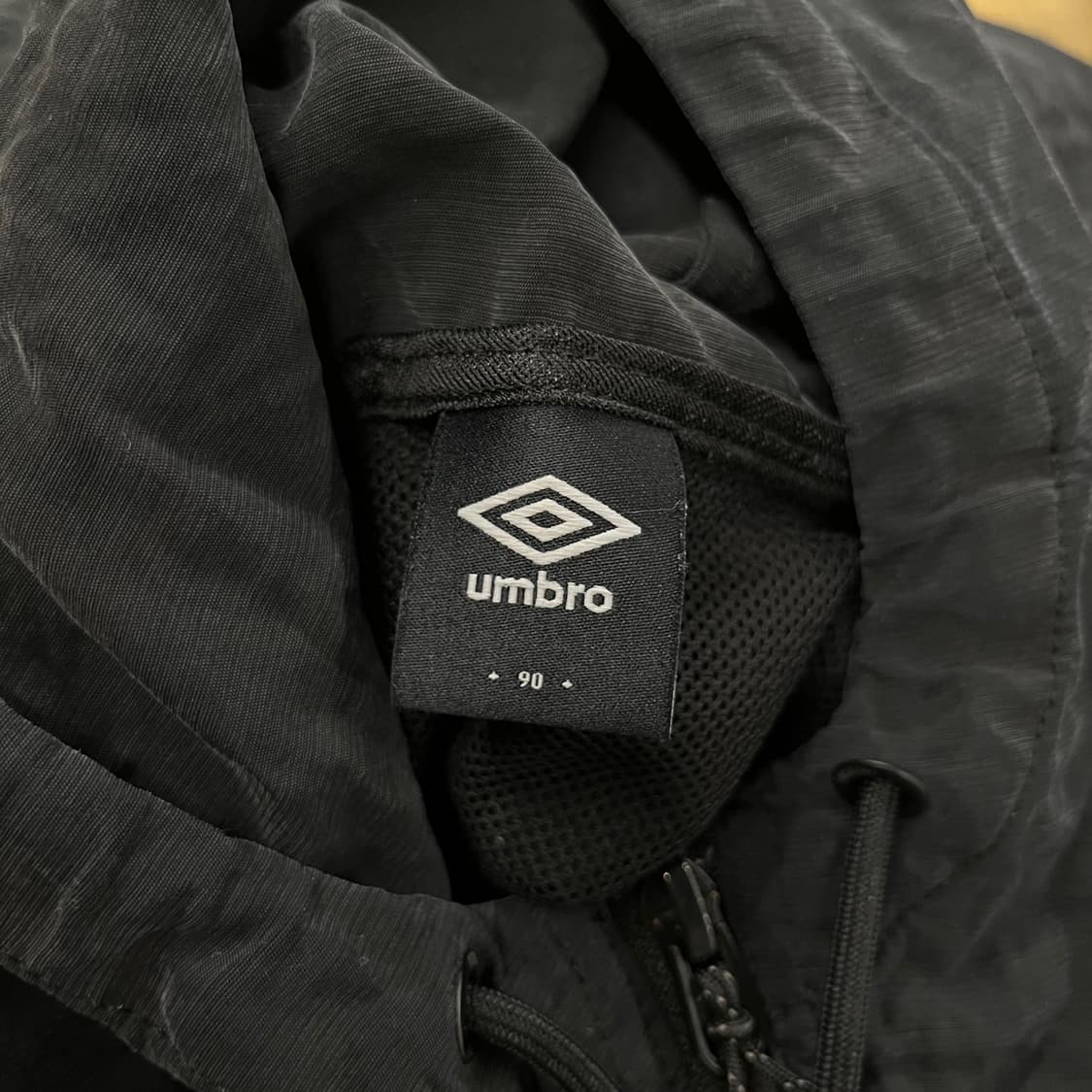[정품/90,S] 엄브로 블랙 후드 바람막이 자켓 b15 상품이미지7