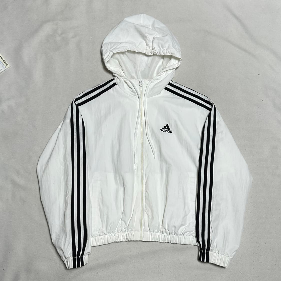 XS 아디다스 첼시 화이트 크롭 후드 바람막이  상품이미지2