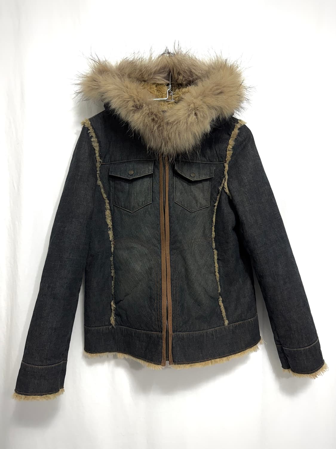 Fur-Trimmed Denim Jacket  상품이미지3