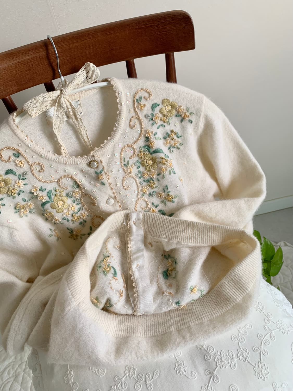 울 핸드 자수 아이보리 가디건 상품이미지5